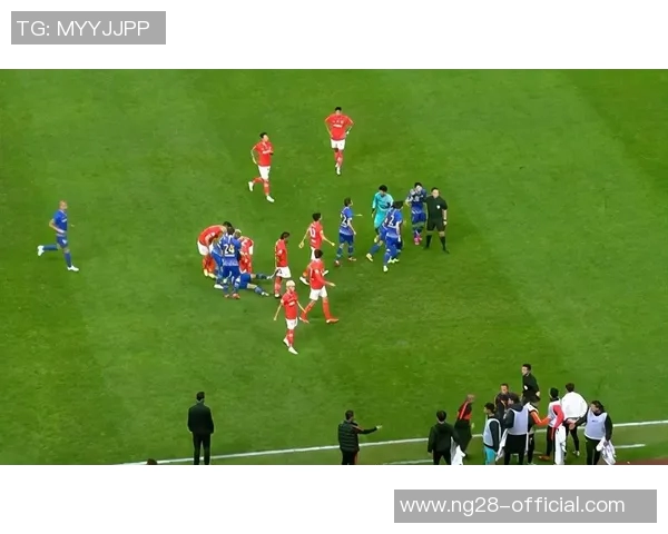 国王杯曼城逆转波尔图争议判罚引发全场热议与惊叹 国王杯曼城逆转波尔图争议判罚引发全场热议与惊叹