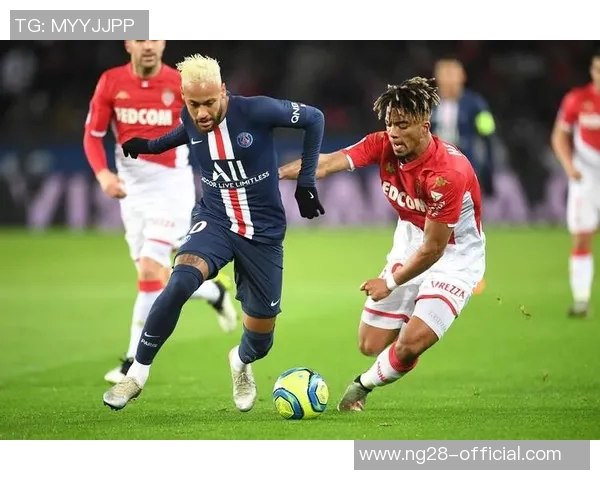 西甲赛场惊现冷门曼联狂胜巴黎圣日耳曼引发全场轰动