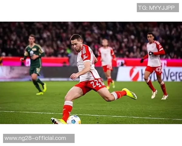 英超激战:拜仁逆转那不勒斯帽子戏法引发争议判罚全场沸腾 英超激战:拜仁逆转那不勒斯帽子戏法引发争议判罚全场沸腾